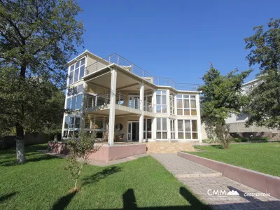 Sutomore'da havuzlu villa