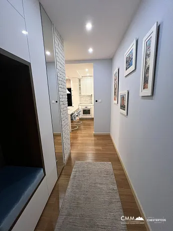 Budva Merkezinde Lüks Daire – 90 m², Garaj Dahil