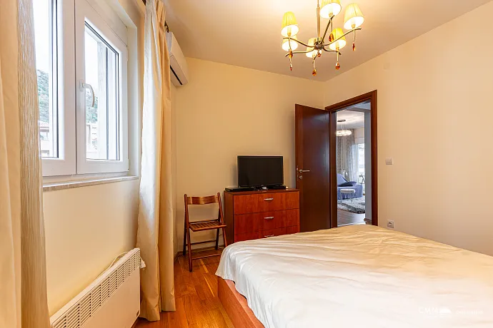 Bečići’de 2 yatak odalı daire