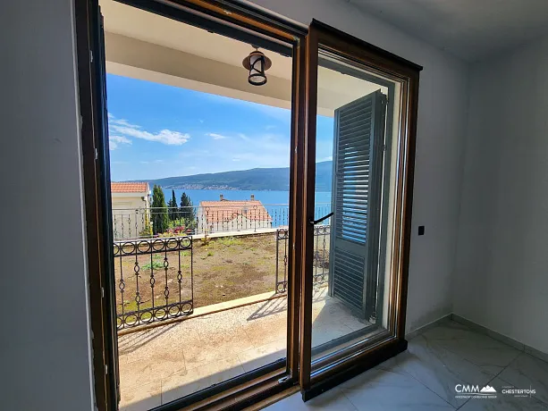 Panoramik deniz manzaralı geniş ve aydınlık daireler