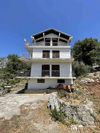 Ratac, Bar’da 1.600 m² arsalı ev — yaklaşık 350 m²