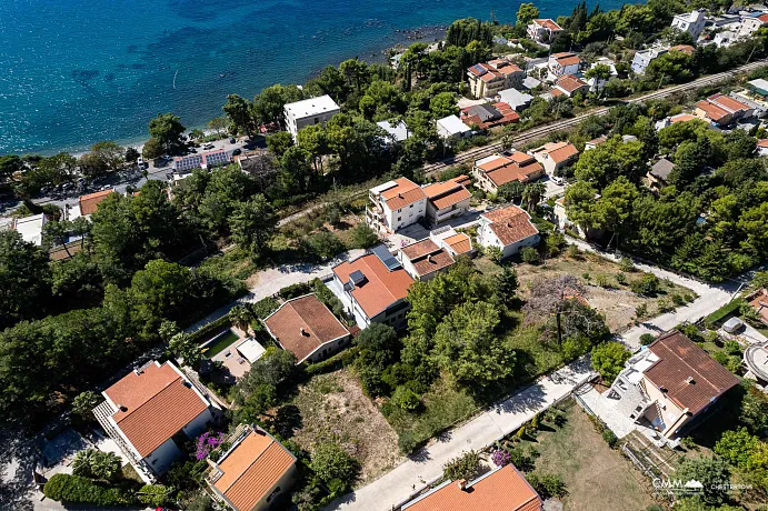 Šušanj’da deniz manzaralı arsa, plaja 150 m — 950 m²