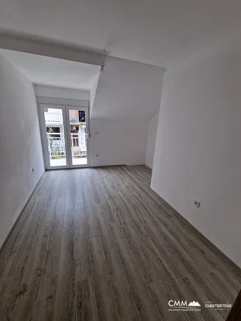 Igalo'da deniz manzaralı üç yatak odalı dubleks daire