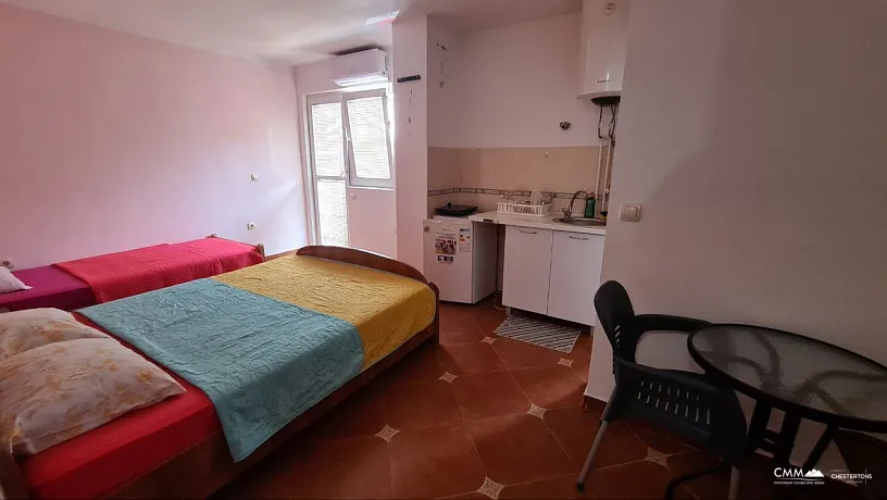 Sutomore'de 8 yatak odalı ev