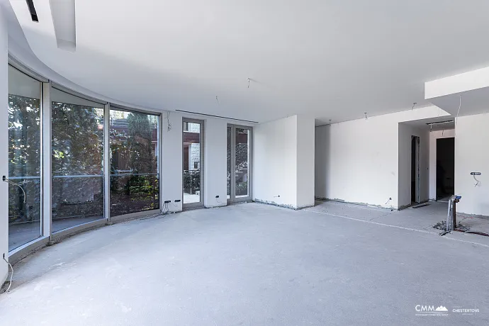 Budva'da Birinci Sırada 155 m²'lik Lüks Villa