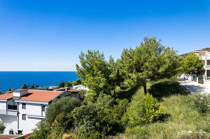 Šušanj’da deniz manzaralı arsa, plaja 150 m — 950 m²