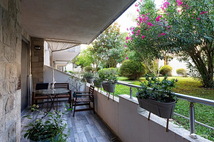 Elegant two-bedroom apartment in Pržno – 57 m²