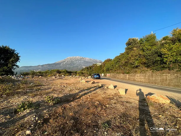 Pechurice'de deniz manzaralı arsa