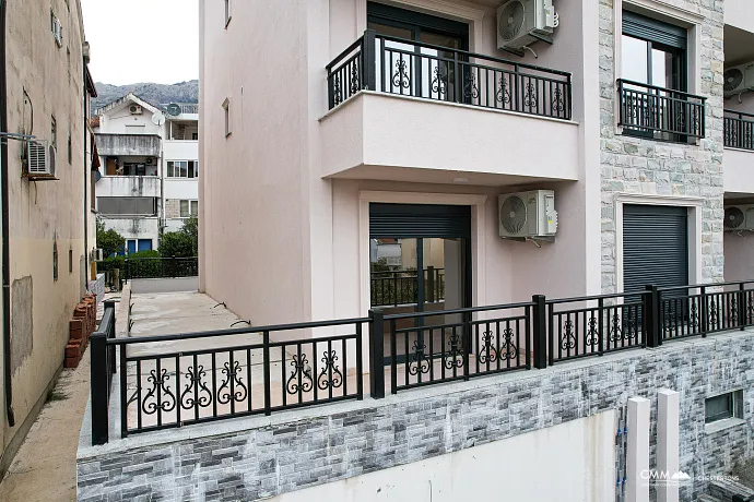 Budva’da Deniz Manzaralı Modern Daire Binası