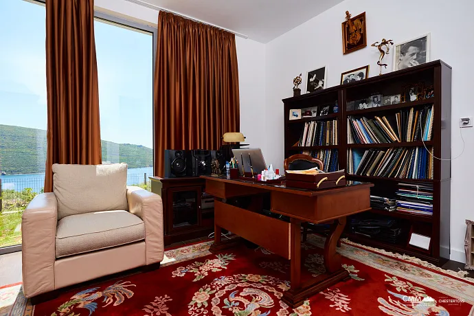 Kumbor’da 335 m² toplam alana sahip geniş bir ev