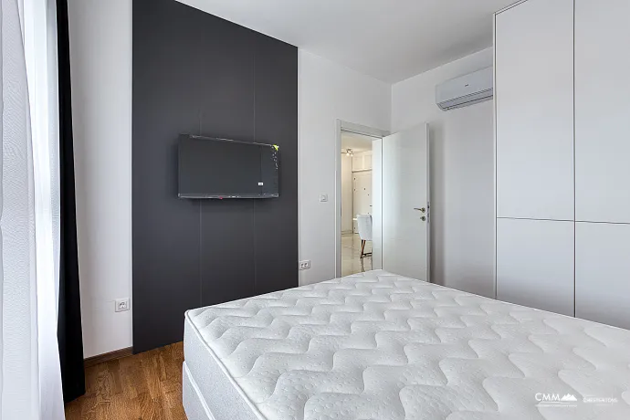 Işık Alan İki Yatak Odalı Daire Bar’da