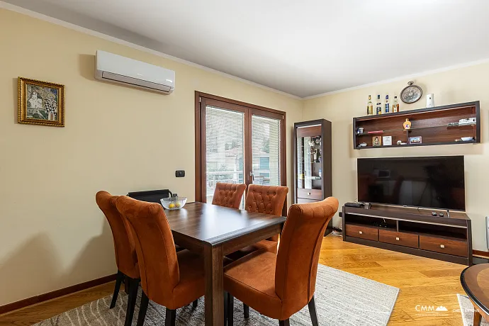 6752 Rafailovići’de kişi başı 57 m² iki daire, birinci sıra