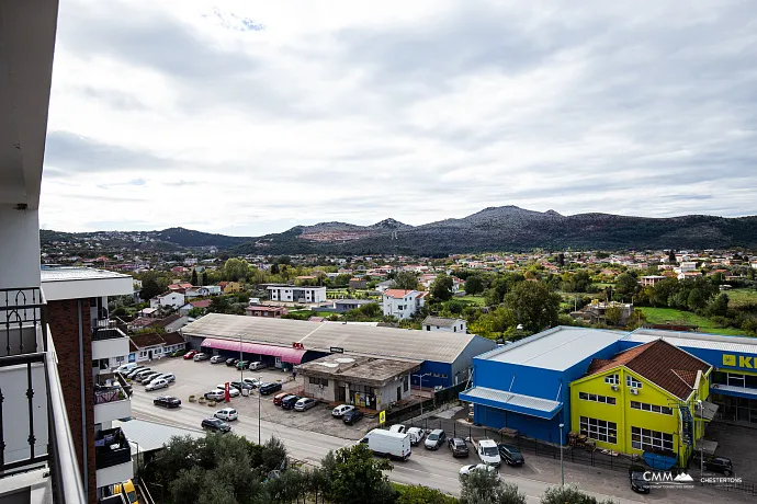 Işık Alan İki Yatak Odalı Daire Bar’da