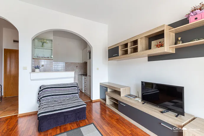 Petrovac — Deniz Manzaralı ve Teraslı 34 m² Stüdyo Daire