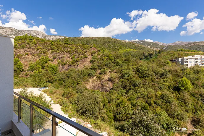 Panoramik Deniz Manzaralı Lüks 2+1 Daire 66 m² – Bečići