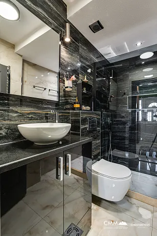 Sutomore'de iki katlı geniş ev