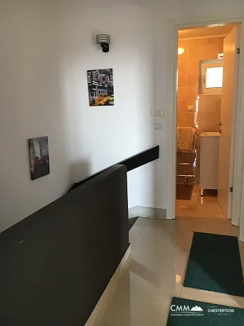 Petrovac'ta Akdeniz Manzaralı Dubleks Daire, 104 m²