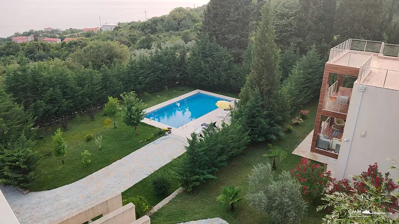 Dobre Vode'da güneşli villa