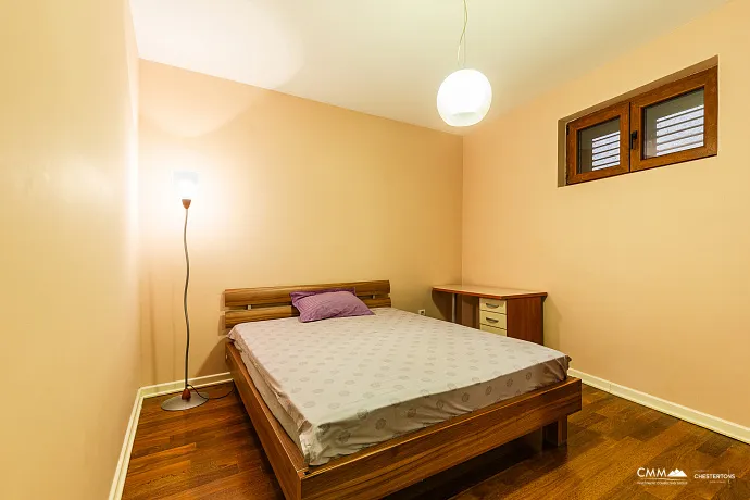 Pržno’da 84 m² İki Yatak Odalı Daire – Konfor ve Sıcaklık Denize Yakın