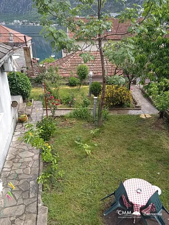 Prcanj'da deniz manzaralı Tek Katlı ev