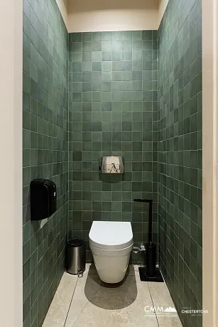 Budva'da ticari alan, 400 m²