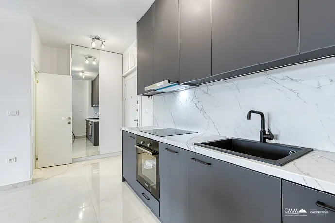 Işık Alan İki Yatak Odalı Daire Bar’da