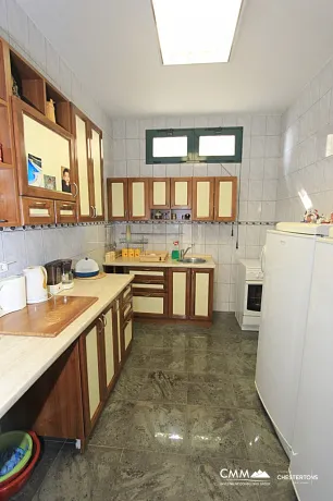 Petrovac'ta havuzlu aydınlık villa