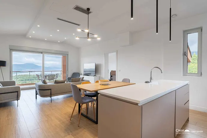 Muhteşem deniz manzaralı lüks penthouse