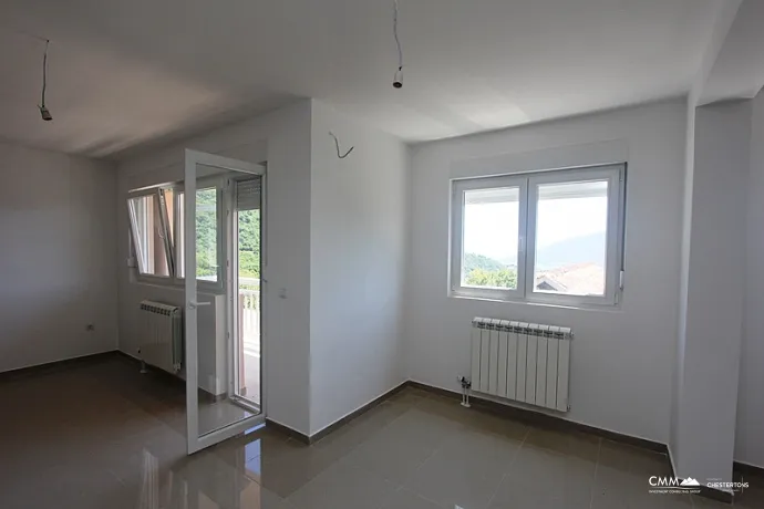 Herceg Novi'de küçük apartman dairesi