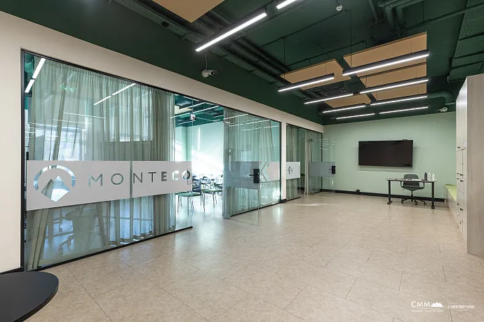 Budva'da ticari alan, 400 m²