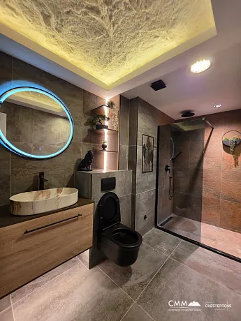 Denize 300 metre mesafede özel saunalı lüks 3 yatak odalı daire – Bečići (107 m²)