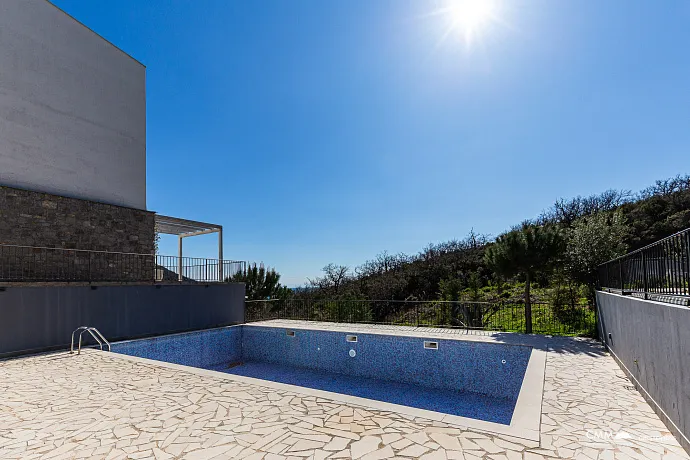 47 m² Daire, Sveti Stefan'a Harika Manzara