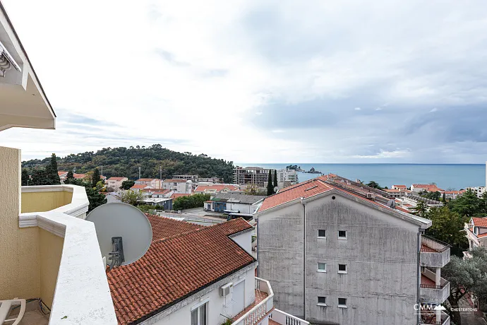 Petrovac — Deniz Manzaralı ve Teraslı 34 m² Stüdyo Daire