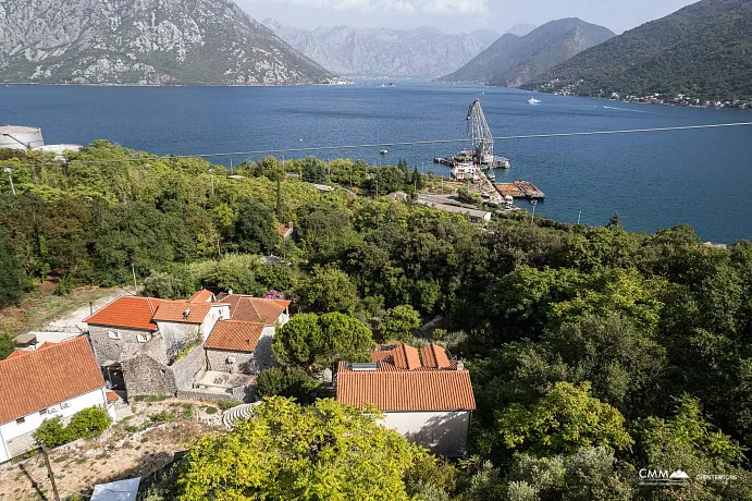 LİPCİ'DE GÜZEL TAŞ EV – BOKA KOTORSKA'DA OTANTİK BİR YAŞAM