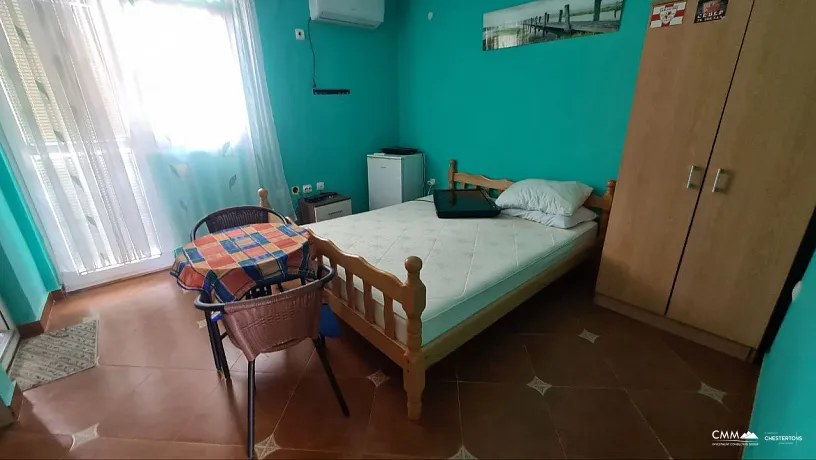 Sutomore'de 8 yatak odalı ev