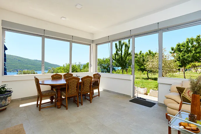 Kumbor’da 335 m² toplam alana sahip geniş bir ev