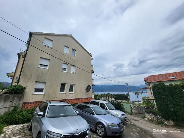 Satılık: Kotor Körfezi kıyısında deniz manzaralı 24m² daire.