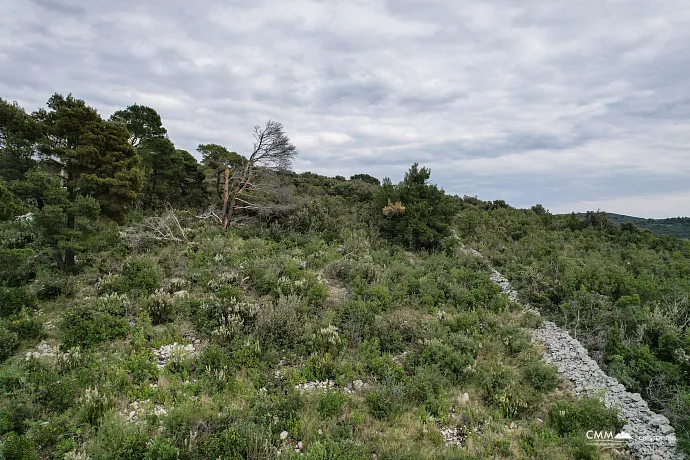 Žanjice’de satılık imarlı arsa – deniz manzaralı özel konum