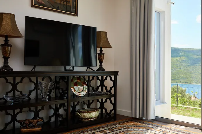 Kumbor’da 335 m² toplam alana sahip geniş bir ev