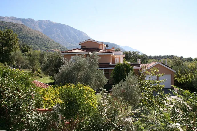 Kotor'da havuzlu lüks villa