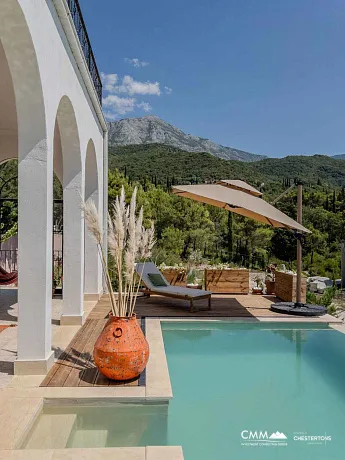 Havuzlu ve Panoramik Deniz Manzaralı Villa — 354 m²
