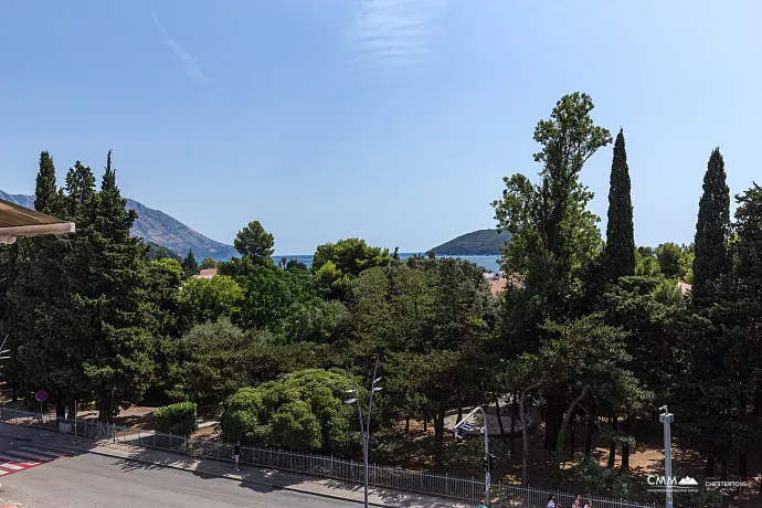Budva’da Denize Bakan Tek Yatak Odalı Daire
