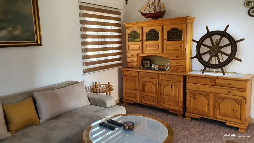 Stoliv’de Deniz Manzaralı, Birinci Sıra Ev