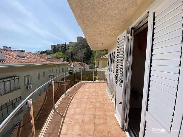 Ulcinj'de denize sadece 50 metre uzaklıkta ev