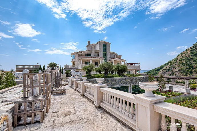 Adriyatik Kıyısında Dünya Standartlarında Lüks Villa – Zarafet ve Özel Hayat