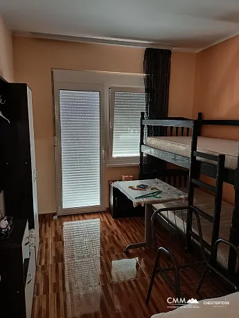 Misici'de 6 yatak odalı iki katlı ev