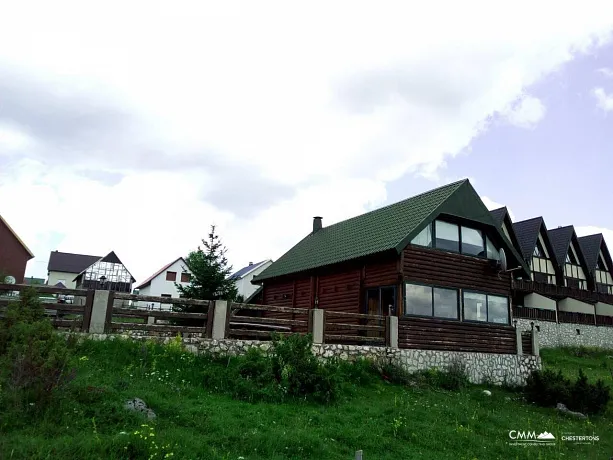 Karadağ'ın kuzeyinde Zabljak şehrinde ev
