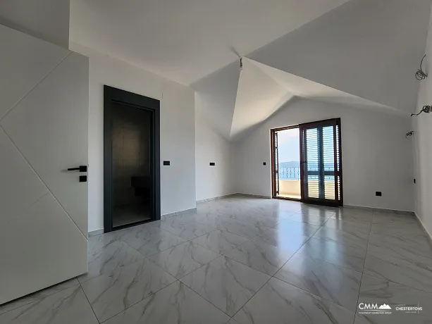 Panoramik deniz manzaralı geniş ve aydınlık daireler