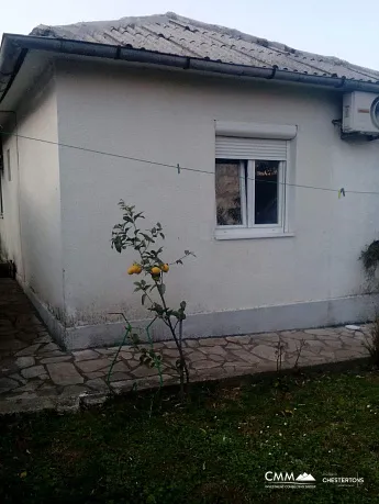 Prcanj'da deniz manzaralı Tek Katlı ev