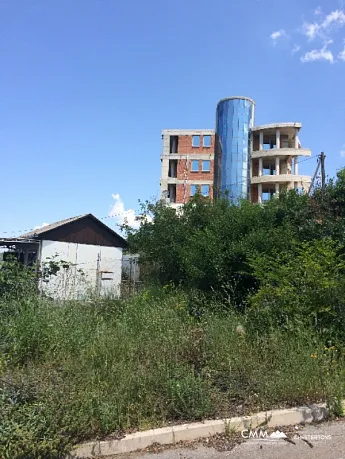 Plot with small house in Dobre Vode 